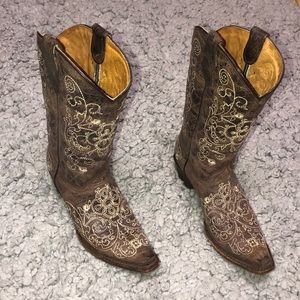 NOT FOR SALE!!!!!!!Corral Floral pointed toe boots